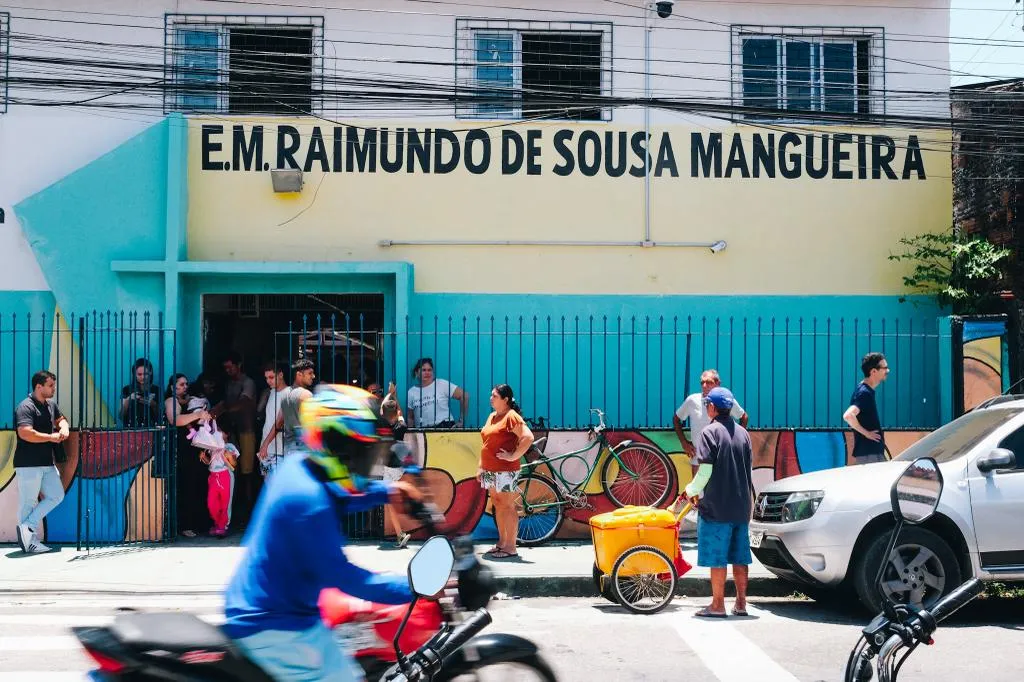 Escola Municipal Raimundo de Sousa Mangueira, no bairro Jardim Iracema