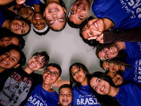 Estudantes que participam do projeto ‘Era uma Vez… Brasil’