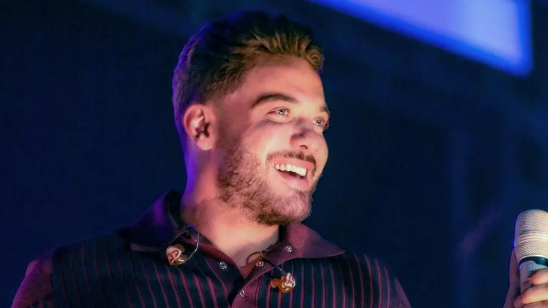 Cantor retornou aos palcos no dia 30 de setembro. Ele havia feito uma pausa na carreira para cuidar da saúde mental