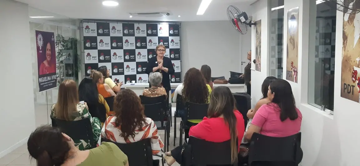 Cristhinna Brasil lidera o movimento de mulheres no PDT Ceará