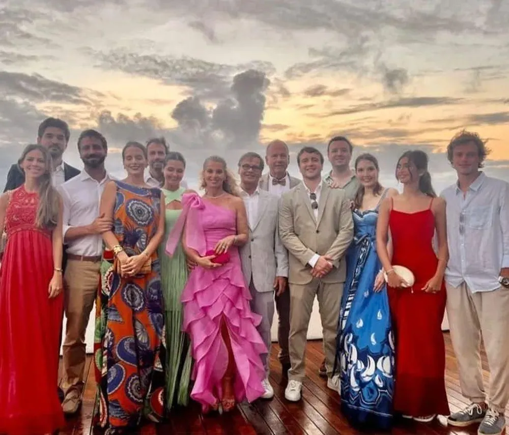 Parte dos convidados do casamento de Henrique Dubegras e Laura Fiuza