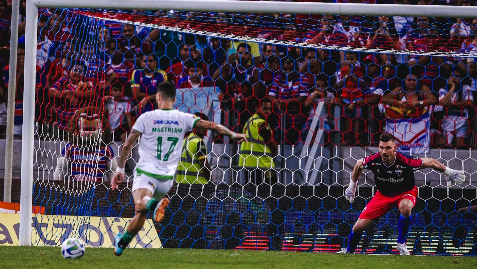 Jogo entre América-MG e Fortaleza vai passar somente na internet; saiba  como assistir - Jogada - Diário do Nordeste