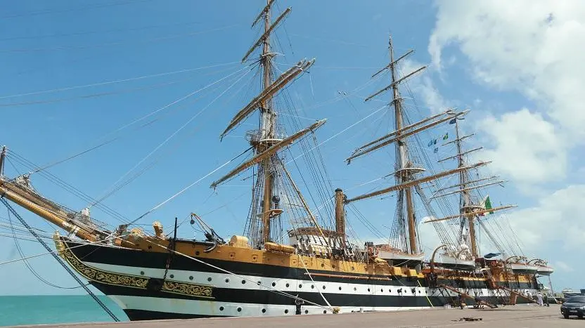 Veleiro Amerigo Vespucci foi aberto ao público no sábado (7)
