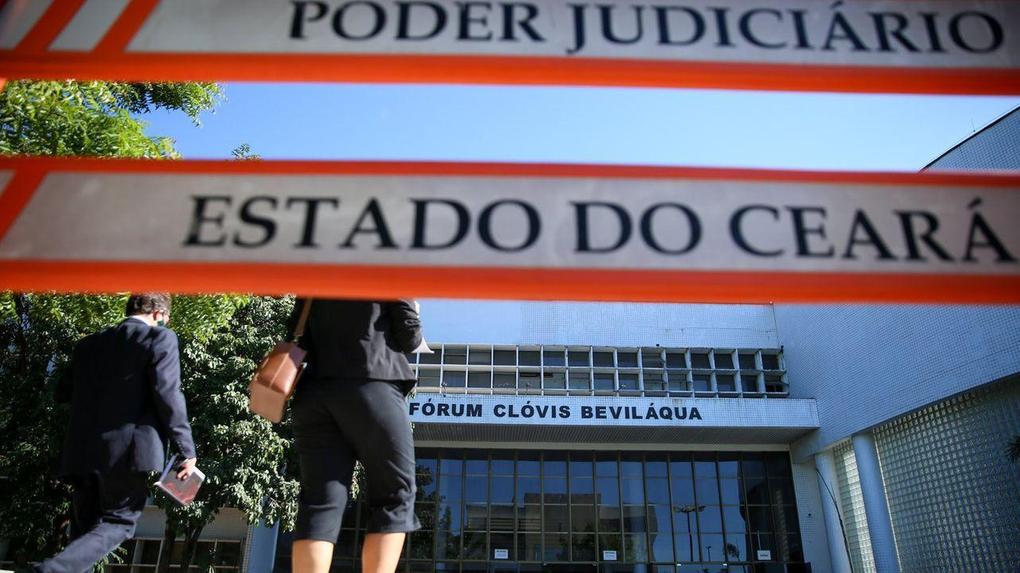 A 2ª Vara do Júri de Fortaleza pronunciou o trio pelos crimes de homicídio duplamente qualificado, corrupção de menores e associação criminosa