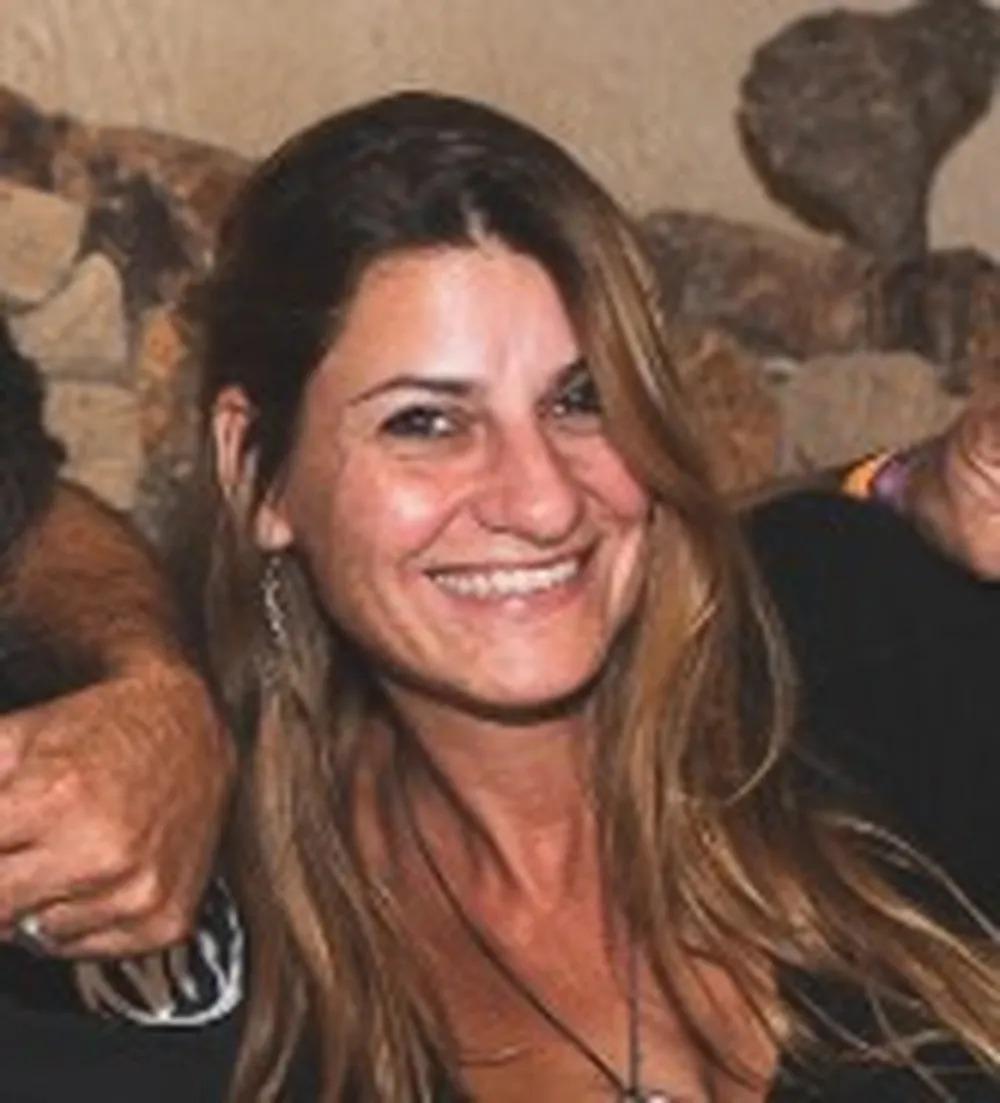 Karla Stelzer Mendes, brasileira desapareceu desde rave em que estava, em Israel, ser bombardeada pelo Hamas em 7 de outubro de 2023