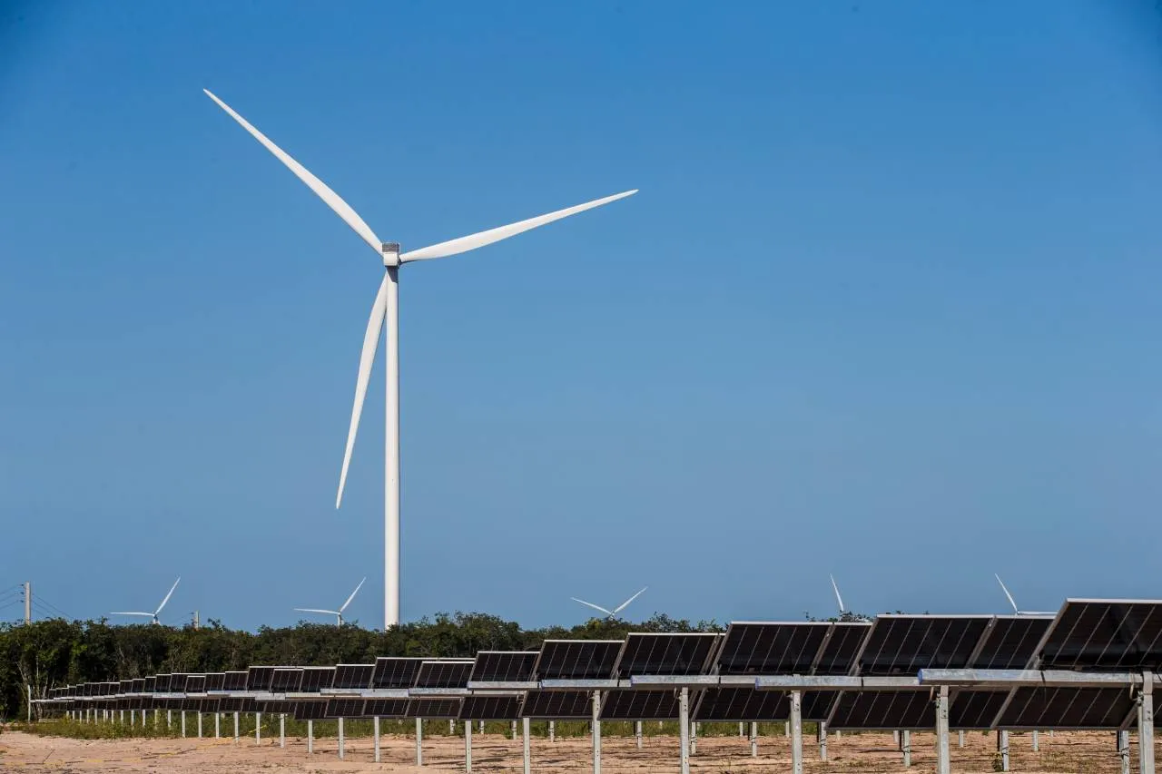 Aproveitamento de energia eólica e solar vai beneficiar todo o Ceará