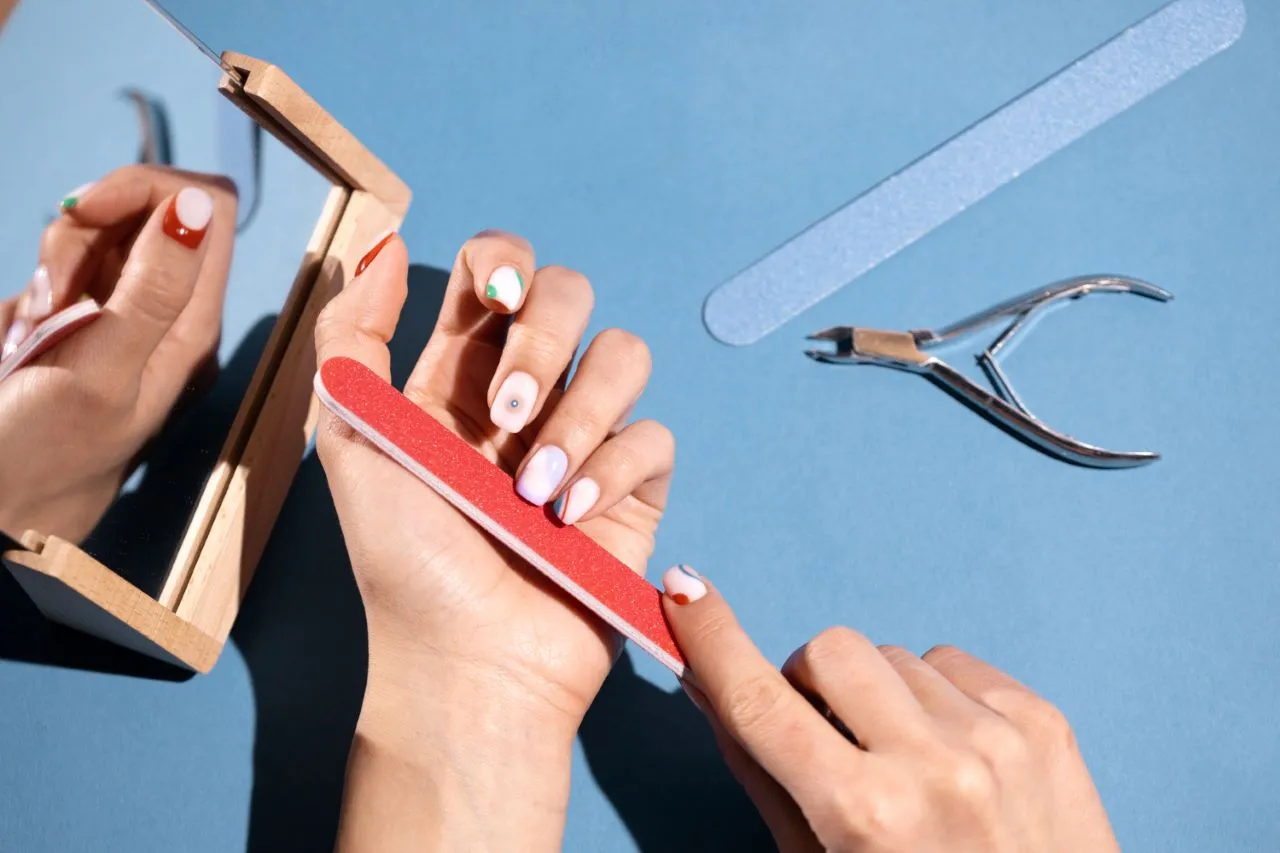 Ter material próprio quando for à manicure é uma das orientações para prevenção da hepatite C