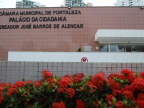 Foto da fachada da Câmara Municipal de Fortaleza