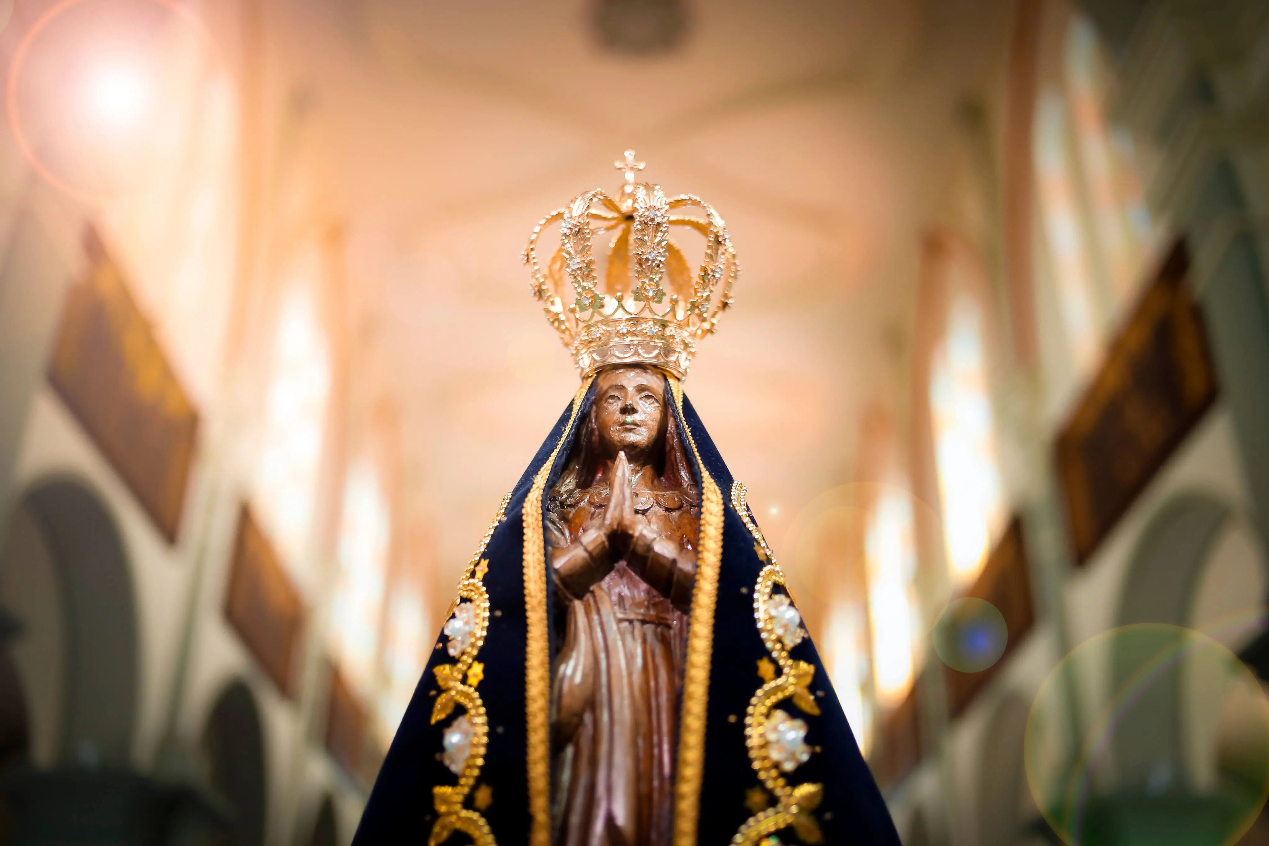 Imagem da notícia Feriado de Nossa Senhora Aparecida em Fortaleza: veja o que abre e fecha na próxima segunda (12)