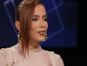Anitta em entrevista ao programa “De Frente com a Blogueirinha”