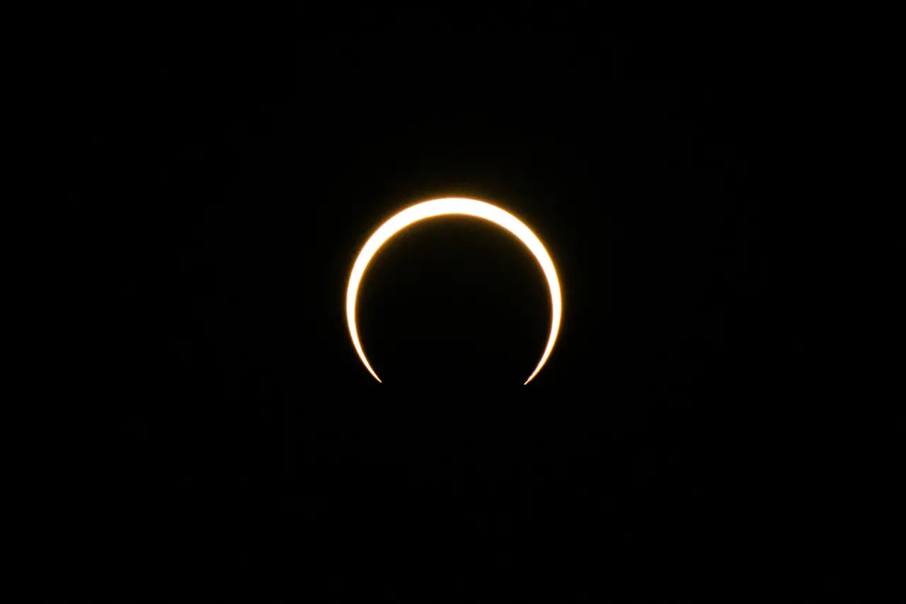 Foto do eclipse solar no Texas