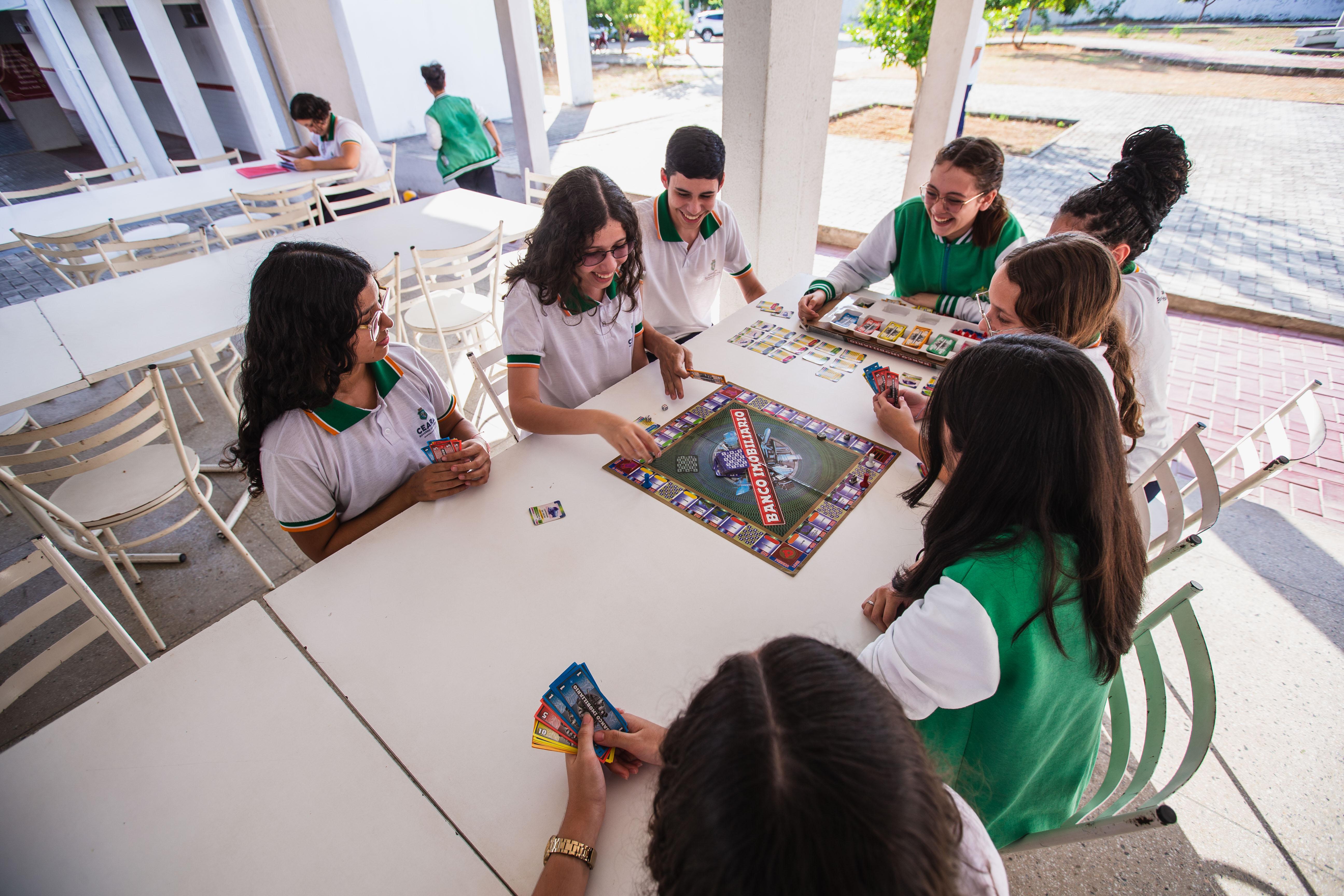 área interna de escola pública do ceará