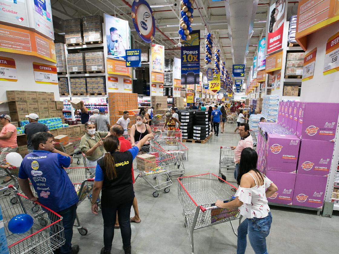 Com novo dono, Walmart aposta no atacarejo - Seu Dinheiro