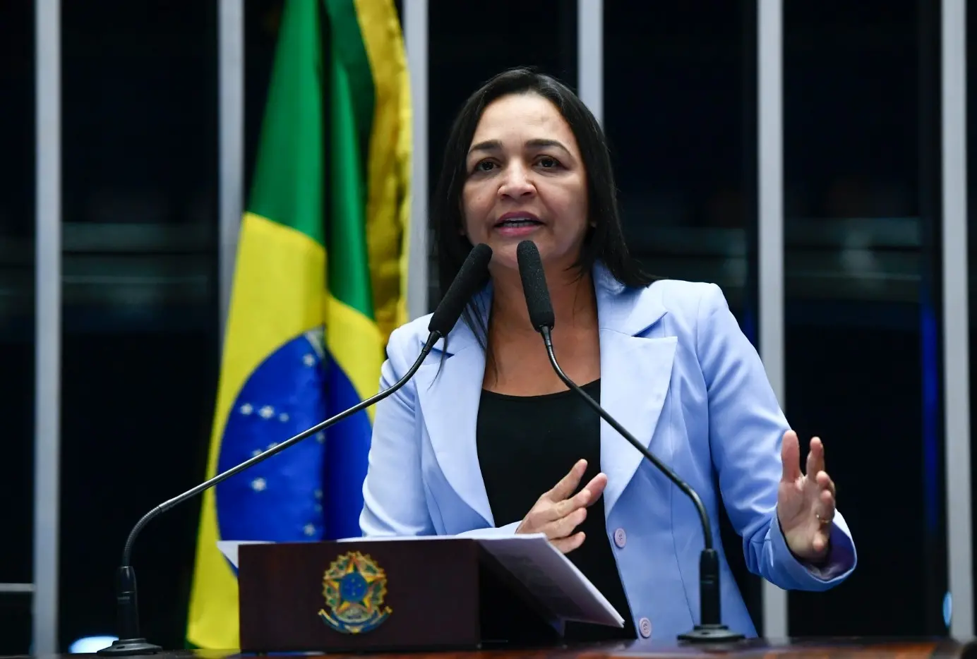 A relatora da CPMI no Senado é a senadora Eliziane Gama