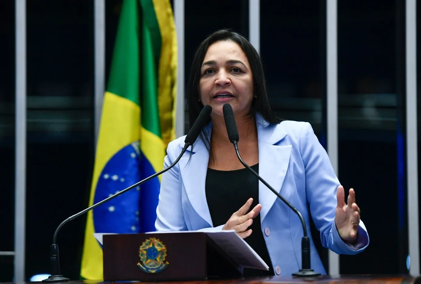A relatora da CPMI no Senado é a senadora Eliziane Gama