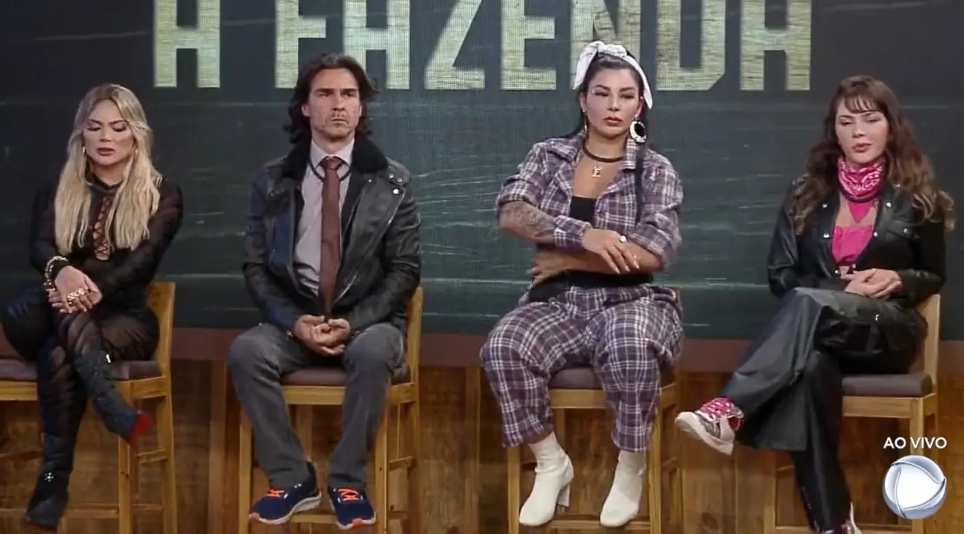 Kally Fonseca, André Gonçalves, Jenny Miranda e Nadja Pessoa ocupam bancos após formação da roça, em A Fazenda 15, no dia 17 de outubro de 2023