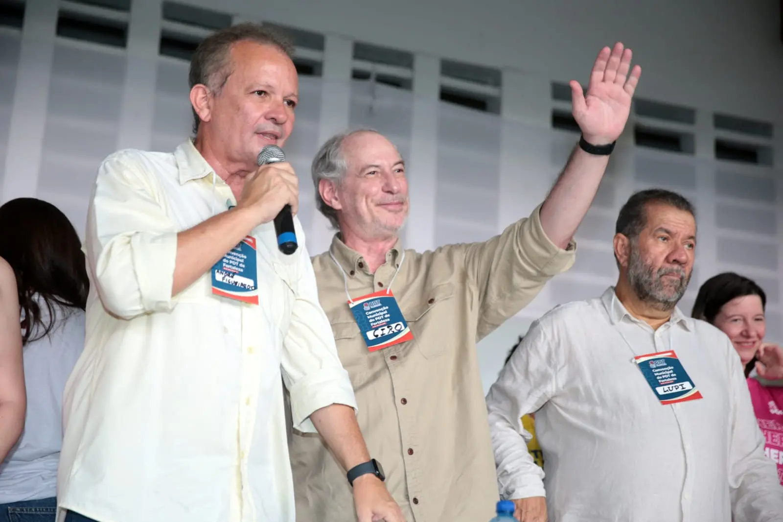 André Figueiredo, ao lado de Ciro Gomes e Carlos Lupi em evento em Fortaleza