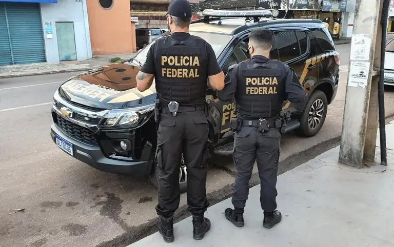 Agentes da Polícia Federal