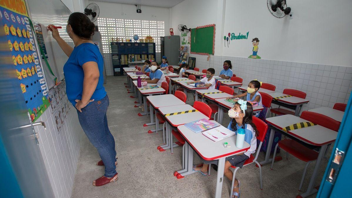 Professor dando aula