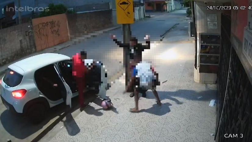 Print de vídeo de assalto no bairro Antônio Bezerra