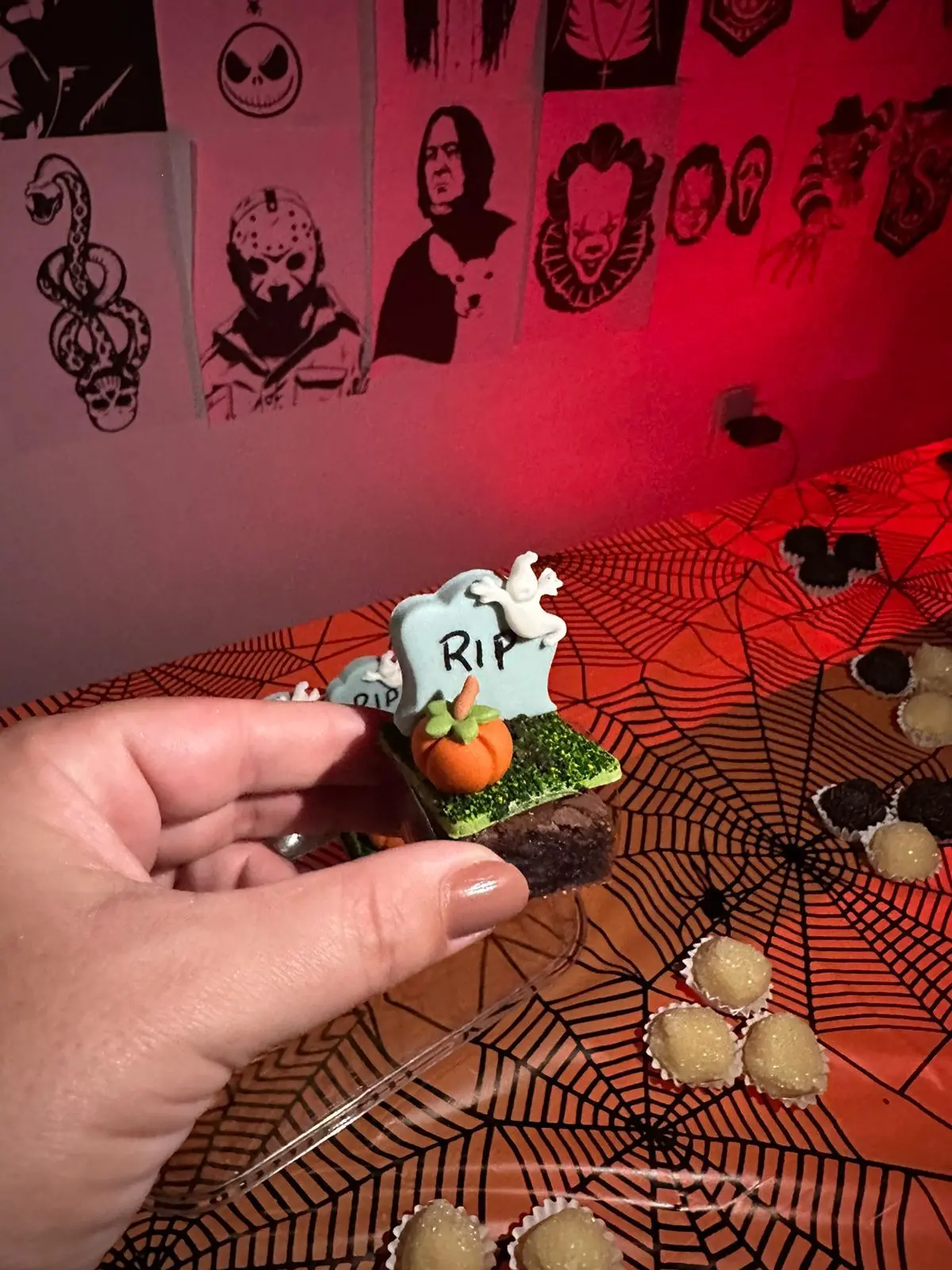 Doces temáticos deixam a mesa no clima de Halloween