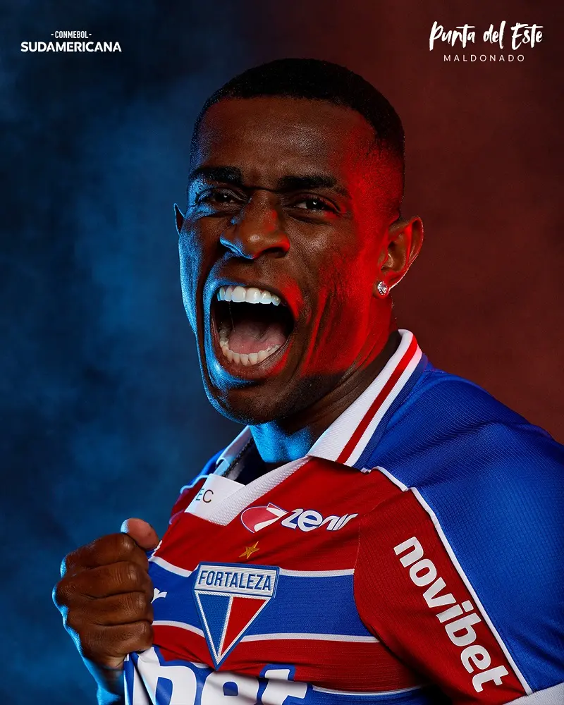 Imagem mostra jogador de futebol