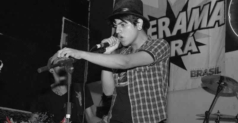 Alexandre Marx em um show da banda Leven, por volta de 2009
