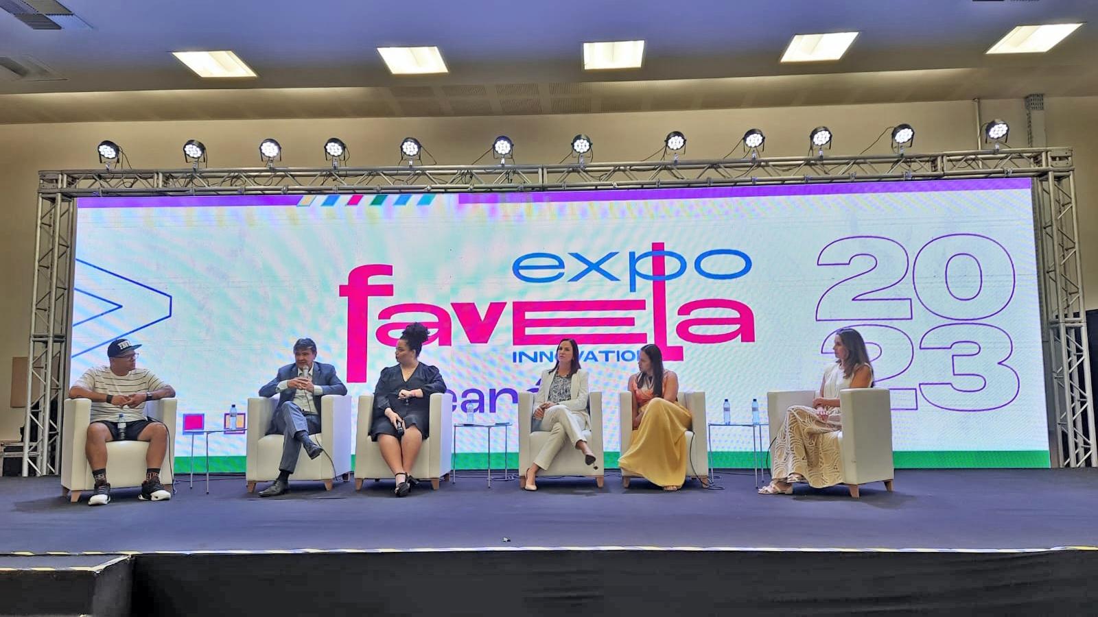 Edson Leite, chef de cozinha; Wellington Dias, ministro do Desenvolvimento e Assistência Social, Família e Combate à Fome; Basília Rodrigues, mediadora; Lia de Freitas, primeira-dama do Ceará; Natália Tatanka, empreendedora social; e Geyze Diniz, presidente do Conselho do Pacto Contra a Fome; compuseram o painel