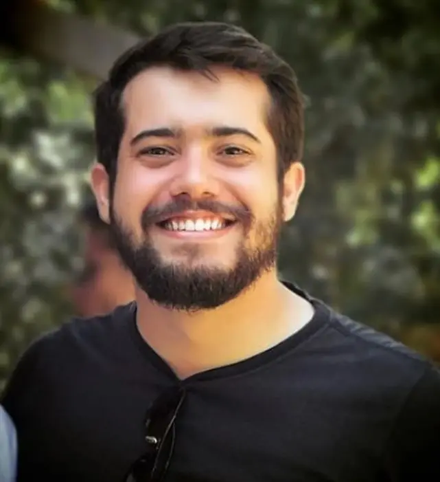 Imagem do jovem Victor Hugo, de 29 anos