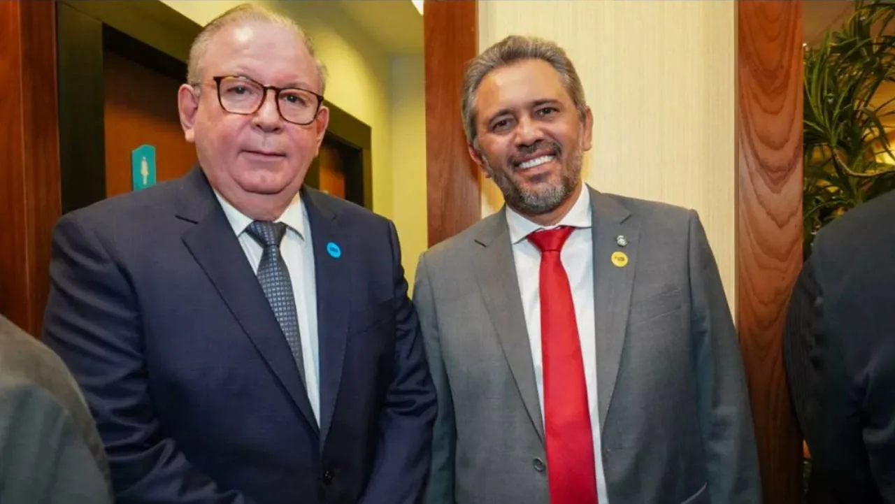 A posse de Ricardo Cavalcante e de toda a diretoria da CNI foi acompanhada por autoridades cearenses, como o governador do Ceará, Elmano de Freitas, e o ministro da Educação Camilo Santana