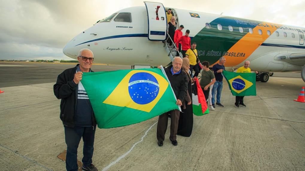Brasileiros retornam ao País em voo da FAB após quase 1 mês do início da guerra entre Israel e Hamas