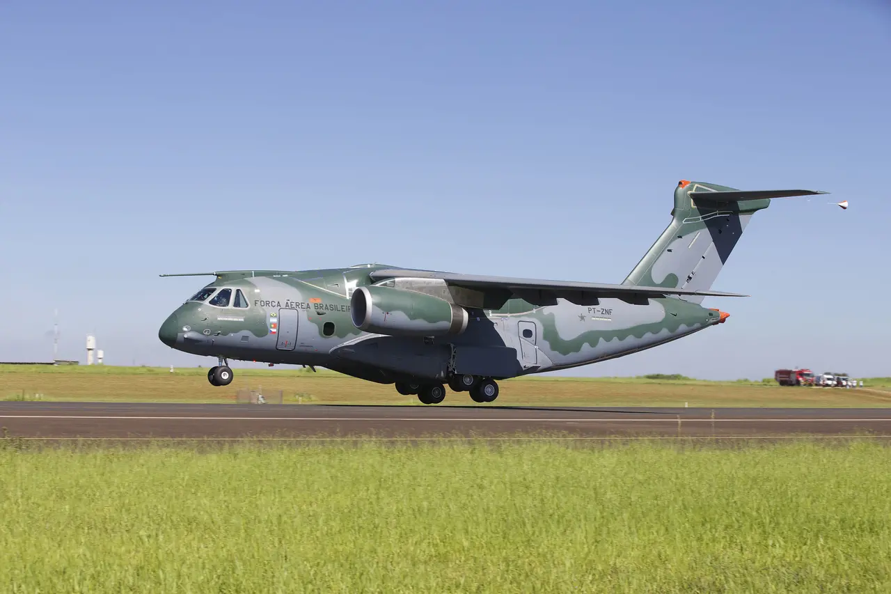 avião militar KC-390 da embraer