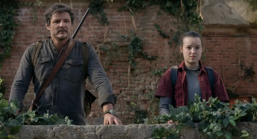 Pedro Pascal e Bella Ramsey em the last of us