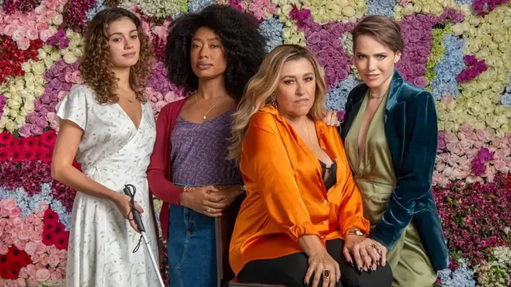 Sophie Charlote, Mariana Nunes, Regina Casé e Leticia Colin protagonizam 'Todas as Flores'