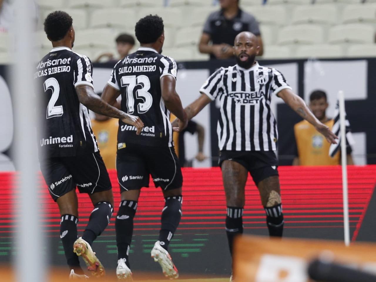 Fortaleza empata com o Botafogo no Castelão e chega a 8 jogos sem vencer na  Série A - Jogada - Diário do Nordeste