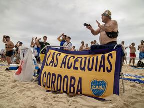 Foto de torcedores do Boca Juniors em Copacabana