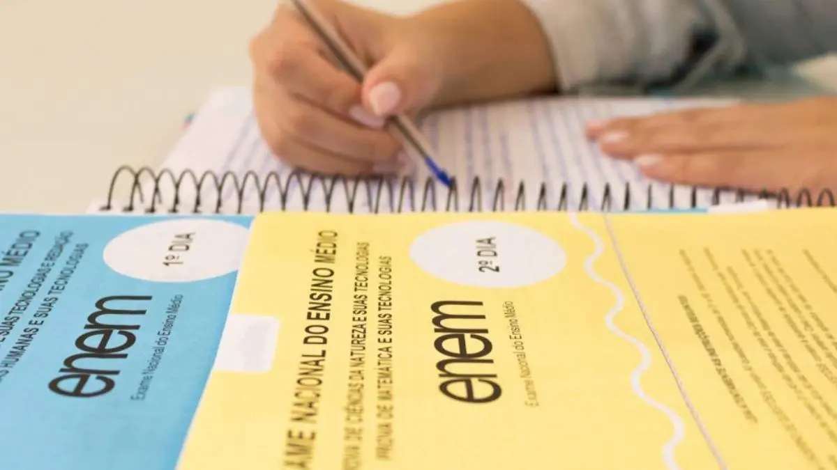 Imagem ilustrativa de cadernos do Enem