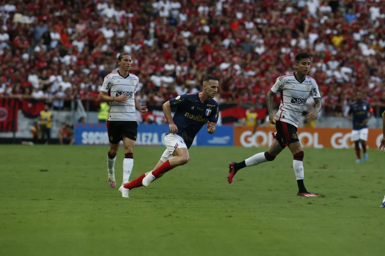 O Tricolor de Aço fez um 1º tempo melhor que o Flamengo, mas ainda abaixo do esperado