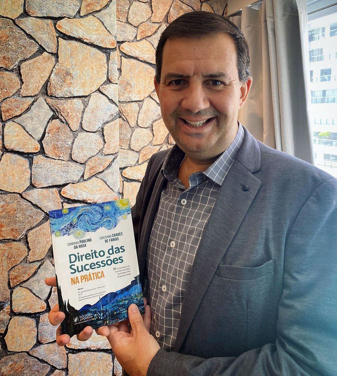 Morre Cristiano Chaves, promotor e professor