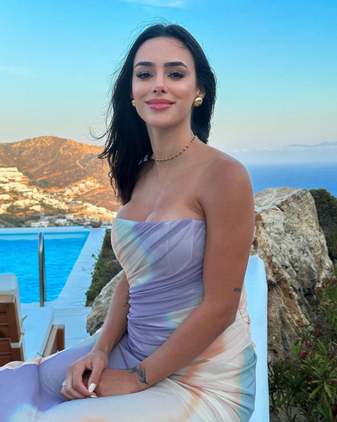 Bruna Biancardi na Grécia