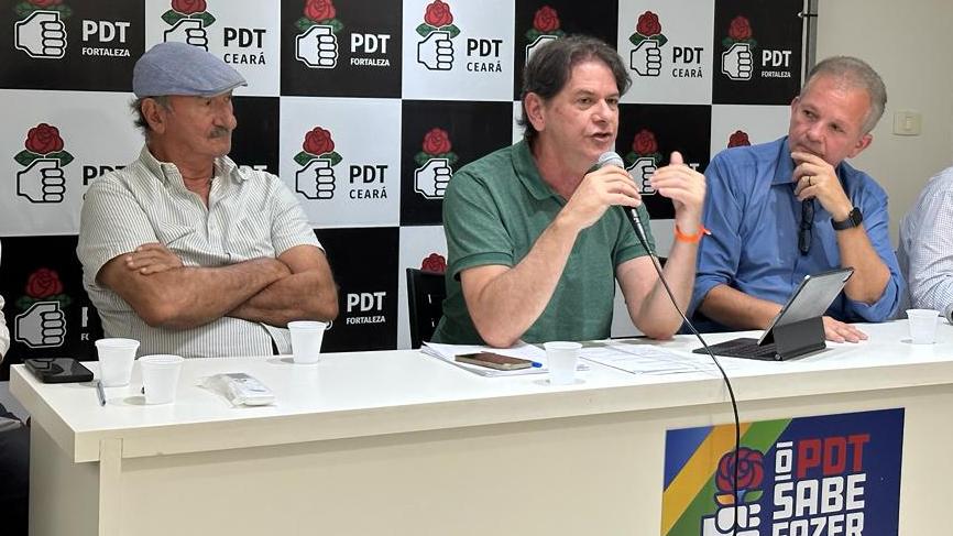 Flávio Torres, presidente da comissão provisória do PDT Ceará; Cid Gomes, presidente destituído do PDT Ceará; e André Figueiredo, presidente nacional interino do PDT