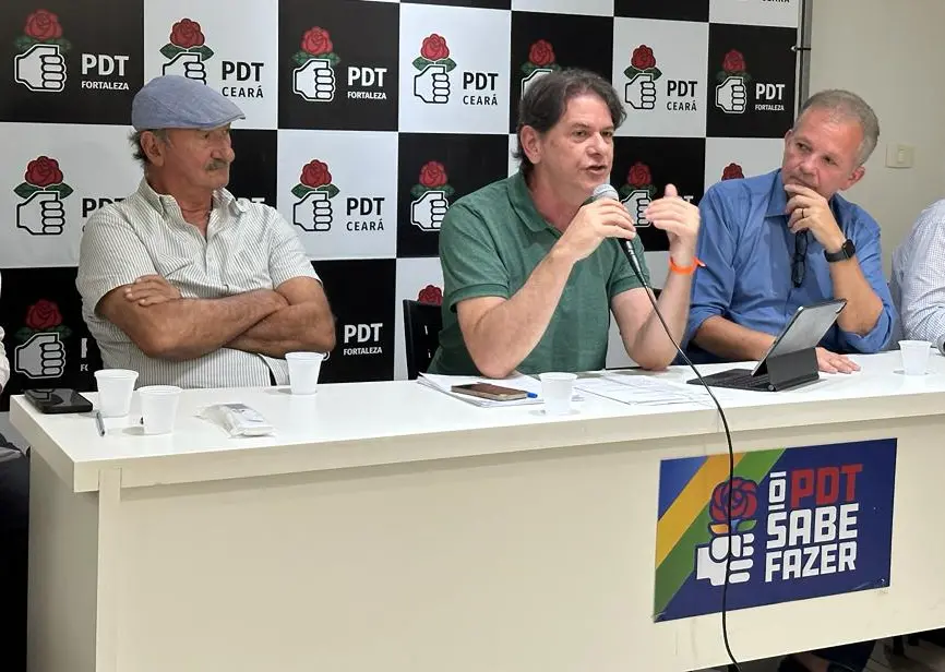 Flávio Torres, presidente da comissão provisória do PDT Ceará; Cid Gomes, presidente destituído do PDT Ceará; e André Figueiredo, presidente nacional interino do PDT