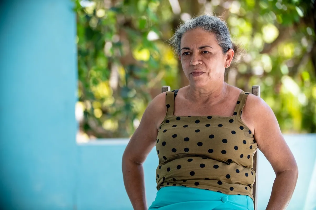 A marisqueira Ila Maria Freitas Pereira, de 57 anos, compartilha como o senso comunitária se fortalece em torno do mar