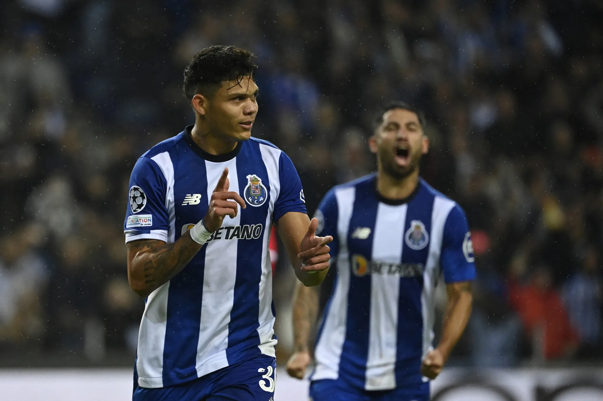 Evanilson, jogador do Porto, durante jogo da Champions League