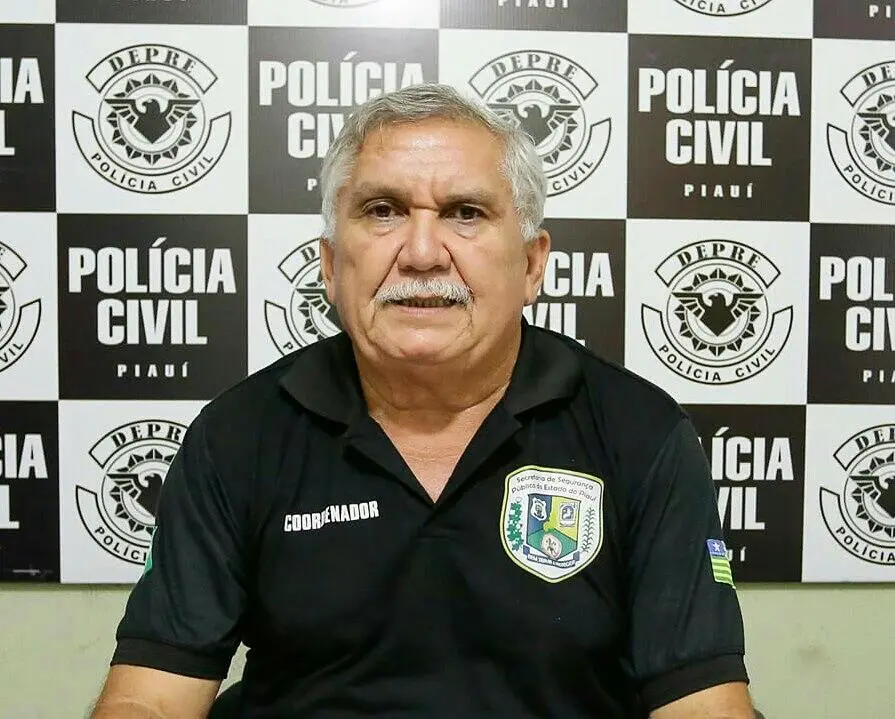 delegado menandro pedro na delegacia no piauí
