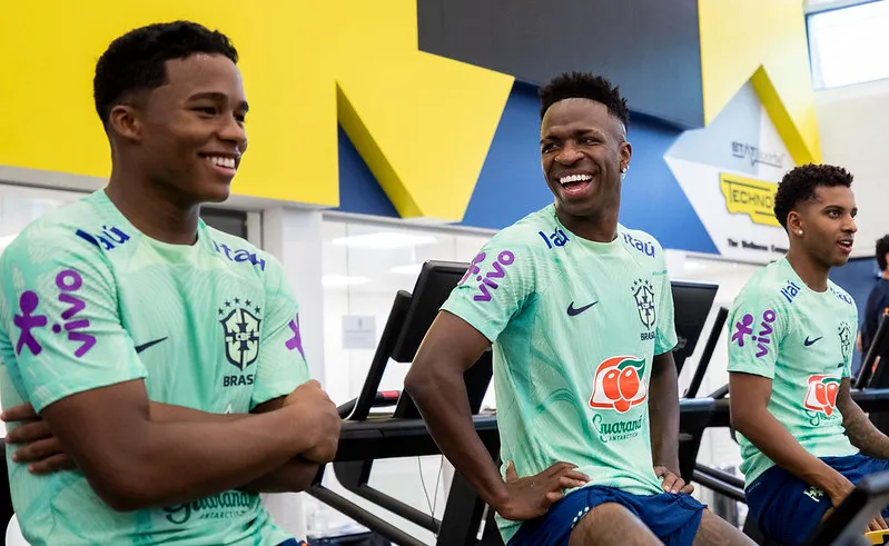 Endrick ao lado dos futuros companheiros de Real Madrid