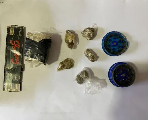 Drogas e armas foram apreendidas
