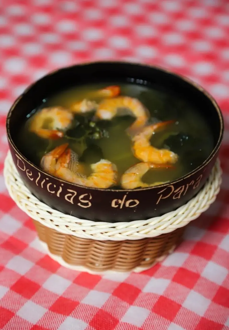 Restaurante Delícias do Pará serve tacacá em três opções de tamanho