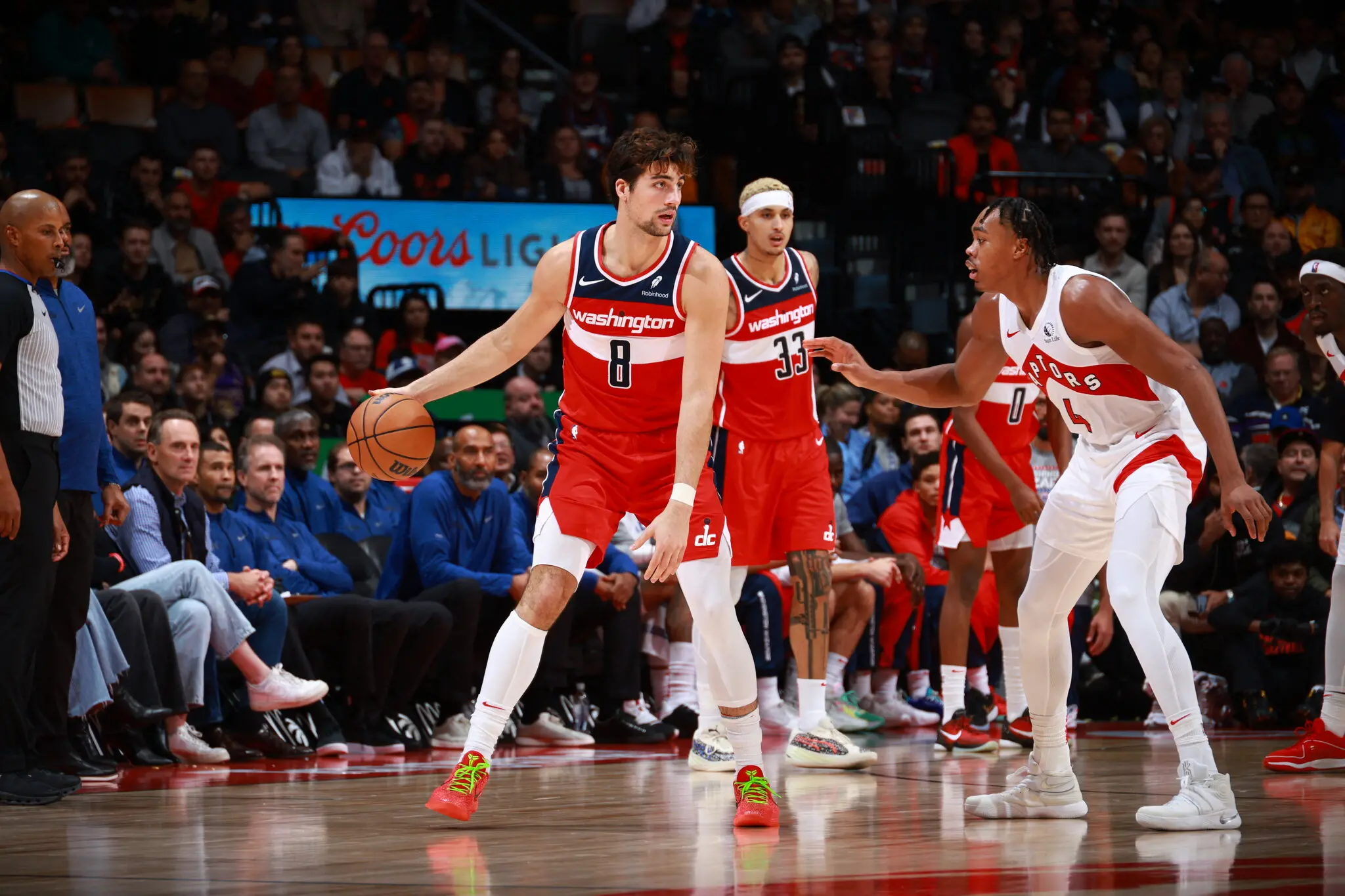 Foto de Deni Avdija, jogador do Washington Wizards, durante jogo da NBA