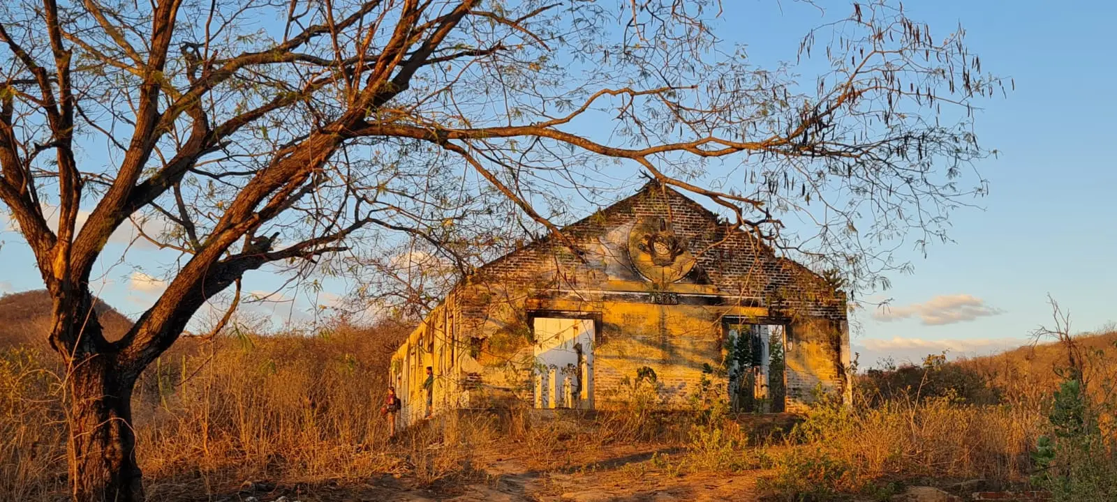 Imagem das ruínas do Campo de Concentração da cidade de Senador Pompeu, no Ceará.